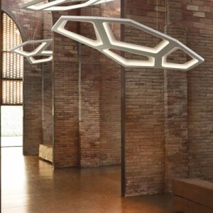 Luminaire en suspension Nura de Carpyen Barcelona disponible chez l'Atelier Marceau
